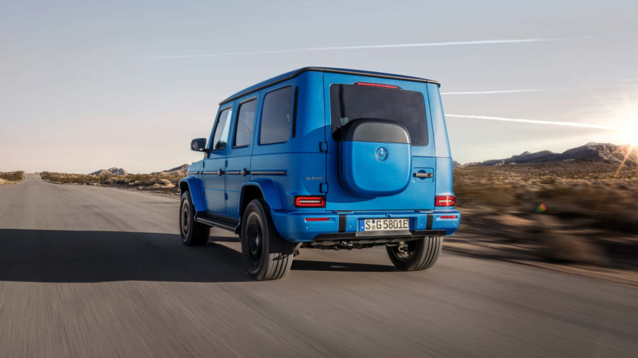 Mercedes elektrifikovao legendarni terenac: G-klasa na struju se okreće u mestu FOTO