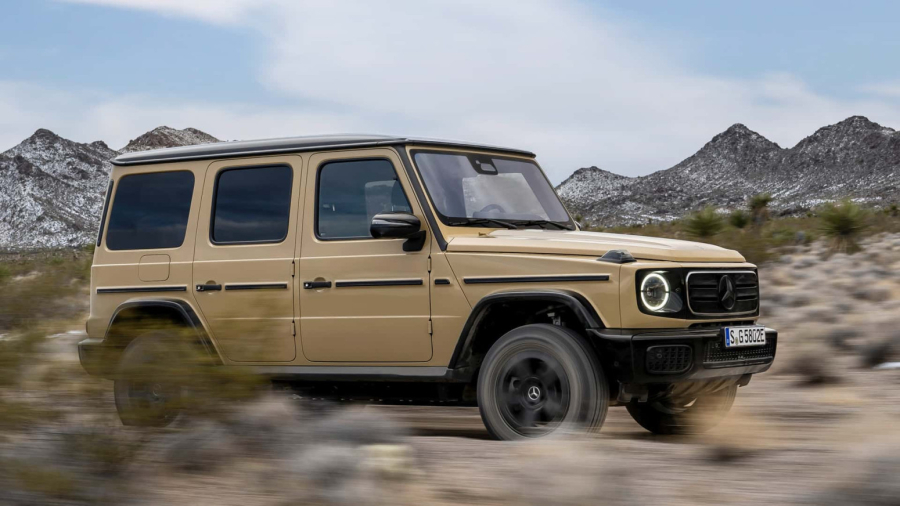 Mercedes elektrifikovao legendarni terenac: G-klasa na struju se okreće u mestu FOTO