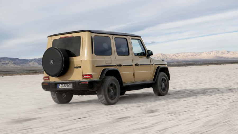 Mercedes elektrifikovao legendarni terenac: G-klasa na struju se okreće u mestu FOTO