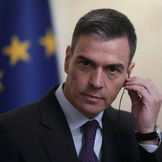 Sančez podnosi ostavku? "Moram da stanem i razmislim"