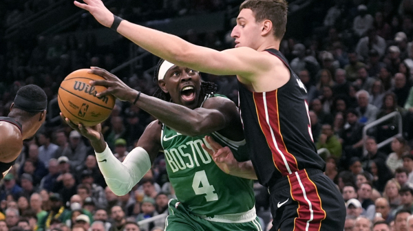 Jović na skok do dabl-dabla – "brejk" Majamija u Bostonu VIDEO