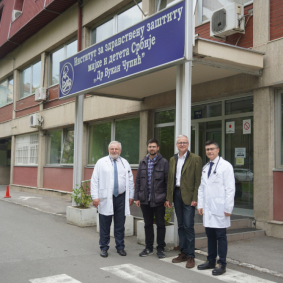 Svi treba da rastemo uz dobra dela - Laguna donirala važan uređaj Institutu za majku i dete