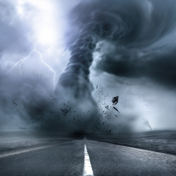 Tornado besni – ima mrtvih; Snimci su zastrašujući VIDEO