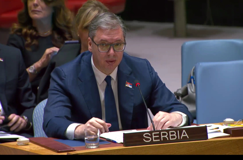 Glasanje o rezoluciji o Srebrenici bila nemačka ideja koju je podržao NATO; Vučić predvideo prljavu igru