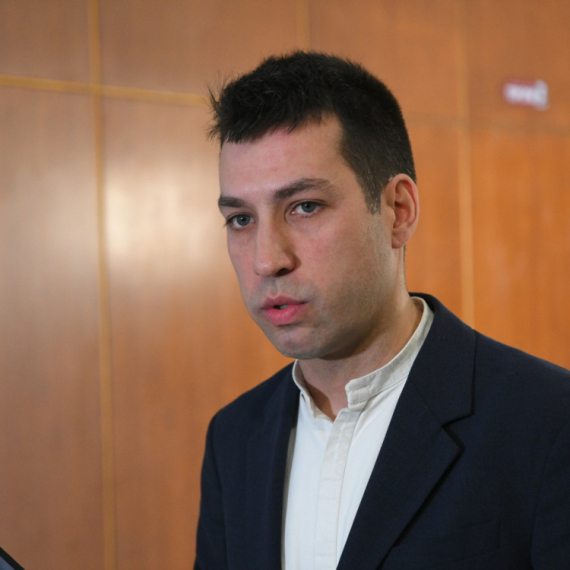 Za šta se to bori Veselinović? "Srebrenica je genocid. Kosovo je nezavisno" VIDEO