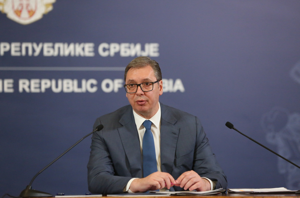 Vučić poručio: "Nemamo praćku, ali borićemo se čvrstim stavovima, jer veću svetinju od Srbije nemamo" FOTO
