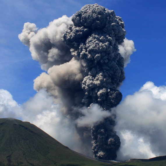 Uzbuna: Eruptirao vulkan FOTO/VIDEO
