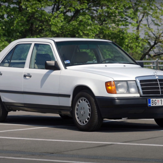 Test polovnjaka: Mercedes W124 – kako je stekao naziv "neuništivi" VIDEO