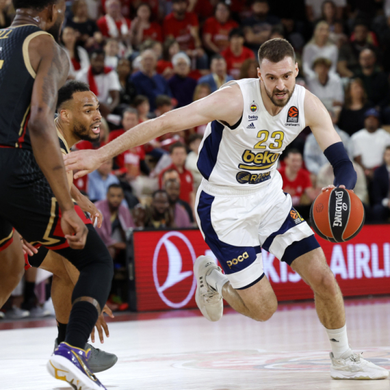 Fenerbahče na pobedu od F4 –, Kalates "uštopao" Džejmsa, Gudurić nadigrao Obradovićev tim