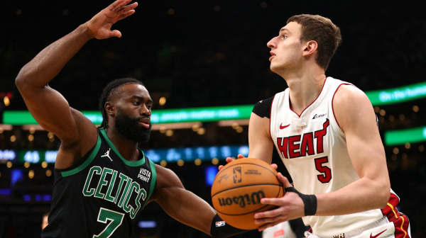 Jović punio kolone, ali mu Boston sa +34 završio sezonu