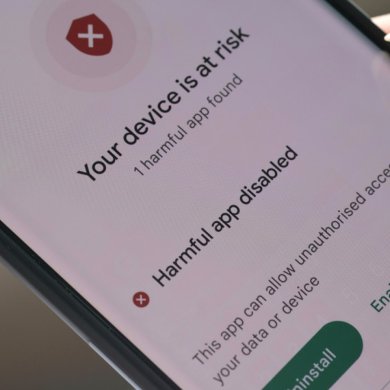 Oprez: Ako ste instalirali ove aplikacije za Android, odmah ih obrišite