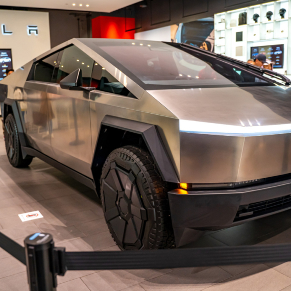 Sajberodiseja: Tesla dovodi Cybertruck na evropsku turneju