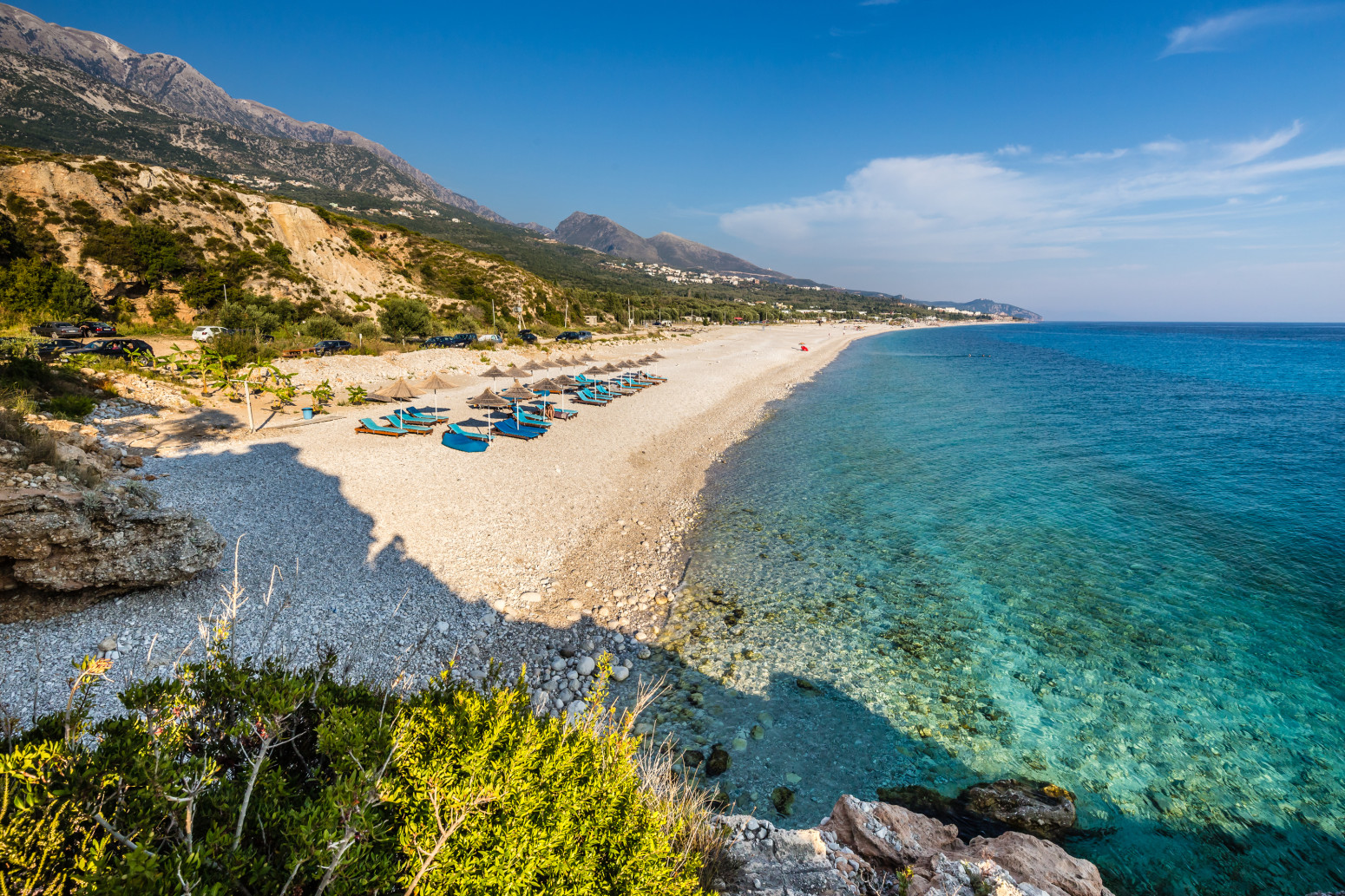 Šarmantno primorsko selo sa nestvarnom plažom: Jedna od najjeftinijih destinacija ovog leta FOTO