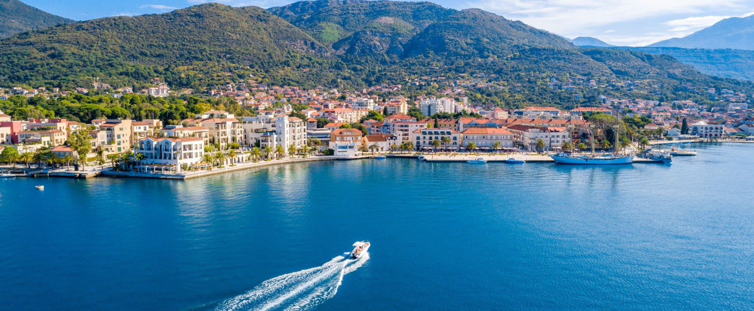 Ovo mesto u Crnoj Gori turistima prodaju kao "novu Ibicu, samo za mnogo manje para"