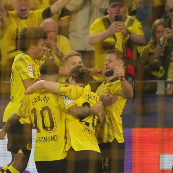 Dortmund protiv Augzburga poslao jasnu poruku PSŽ – Bajernu ni bod u Štutgartu