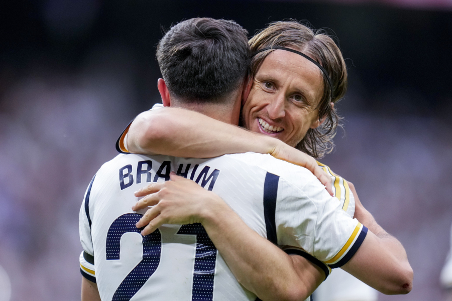 Luka Modrić - najtrofejniji igrač u istoriji Real Madrida!
