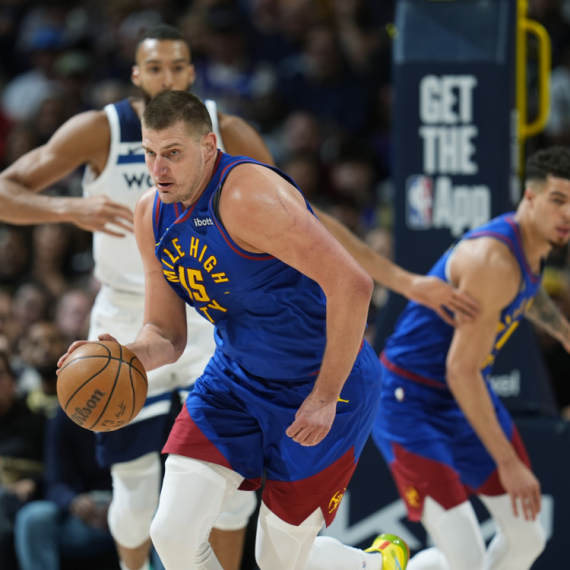 Jokić ubacio 32p, ali gubio lopte – Edvards briljirao, brejk Minesote!