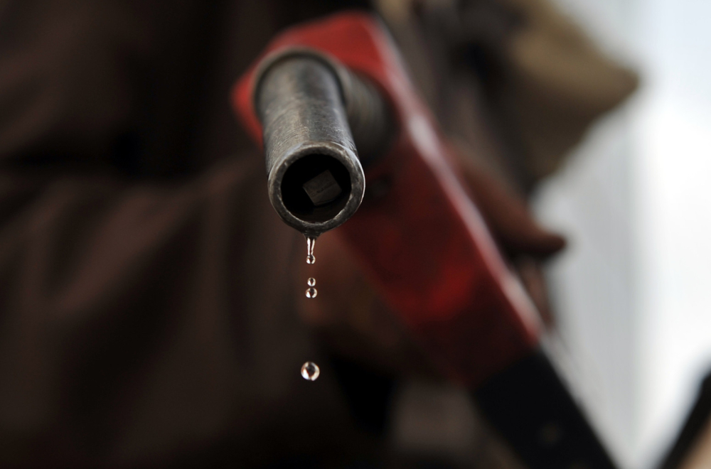 Vučić: "Serbia will not allow uncontrolled fuel price hikes"