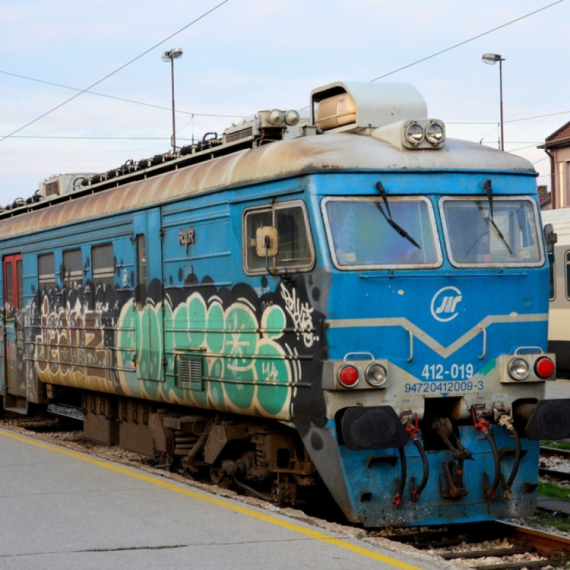 Žena poginula u Zemun Polju: Udario je voz