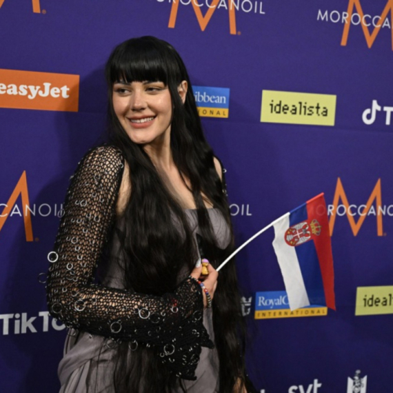Reakcija Bejbi Lazanje na prolazak Teya Dore u finale Evrovizije postala viralna na mrežama VIDEO