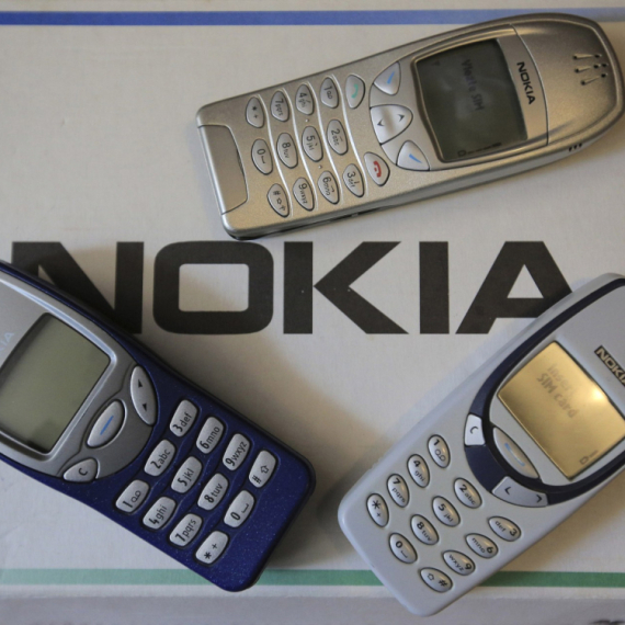 Vraća se Nokia 3210