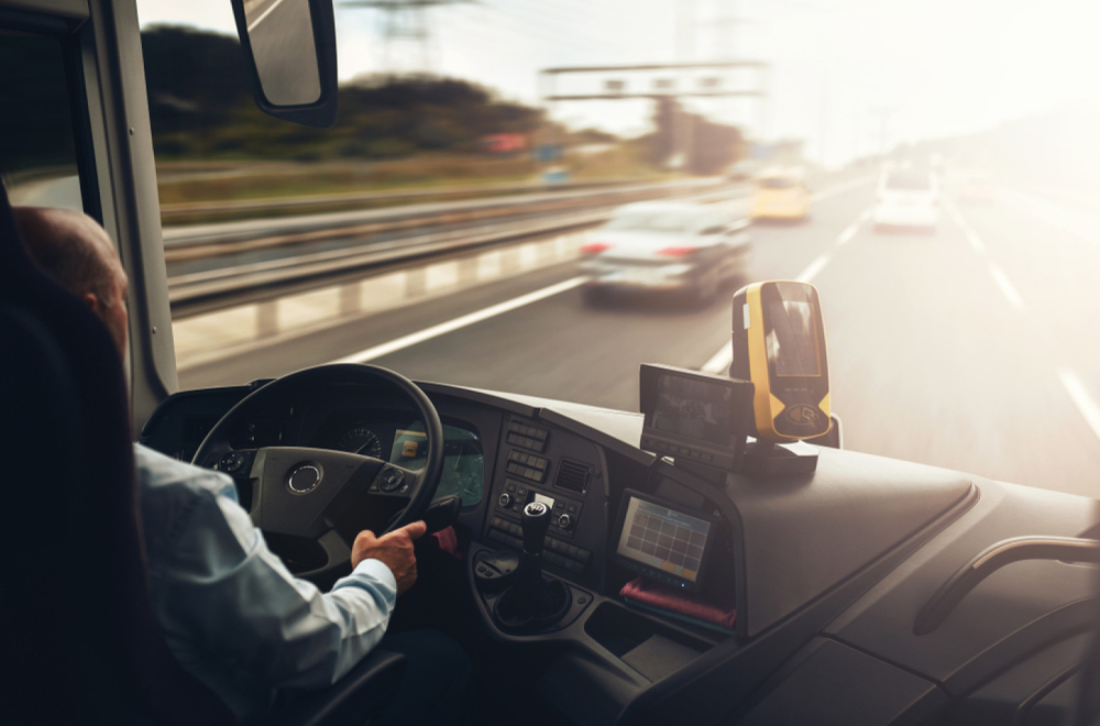 Akcija kontrole autobusa i kamiona: U fokusu prevoz dece, kazne i do 800.000 dinara VIDEO