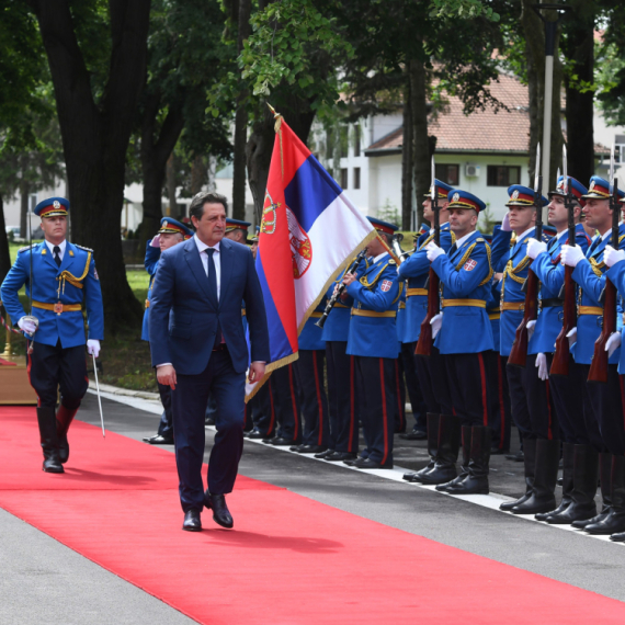 Gašić obišao Generalštab: Uz podršku Vučića i Vučevića nastaviće se jačanje Vojske FOTO