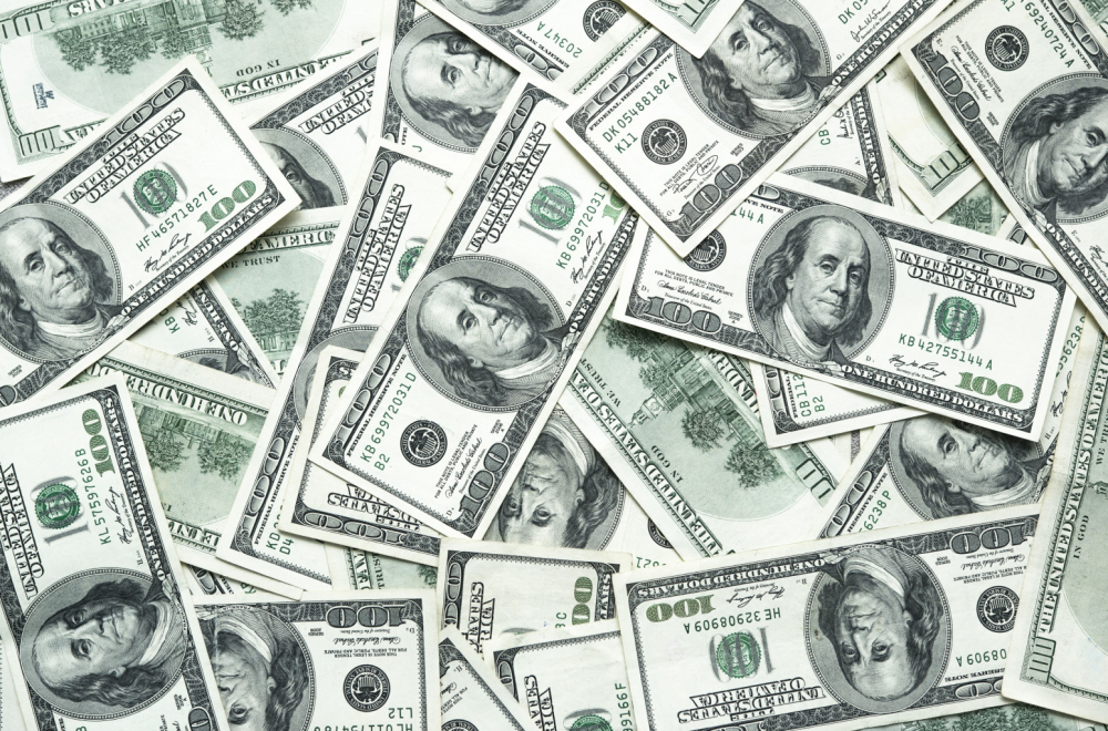 Amerika se smeši: Dolar na tronu