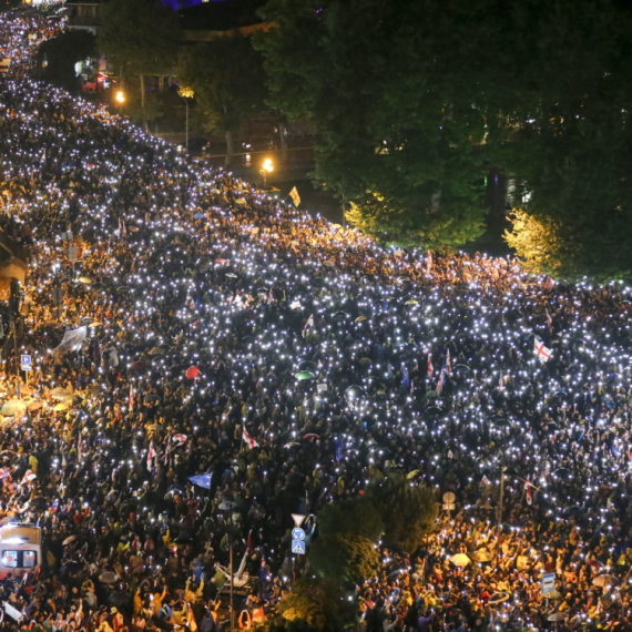 Protest u Tbilisiju: Oko 50.000 demonstranata na ulicama