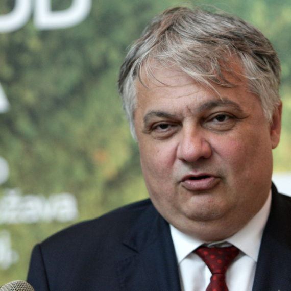 Lučić: Kampanjom podižemo svest najmlađih o pravilnoj upotrebi novih tehnologija