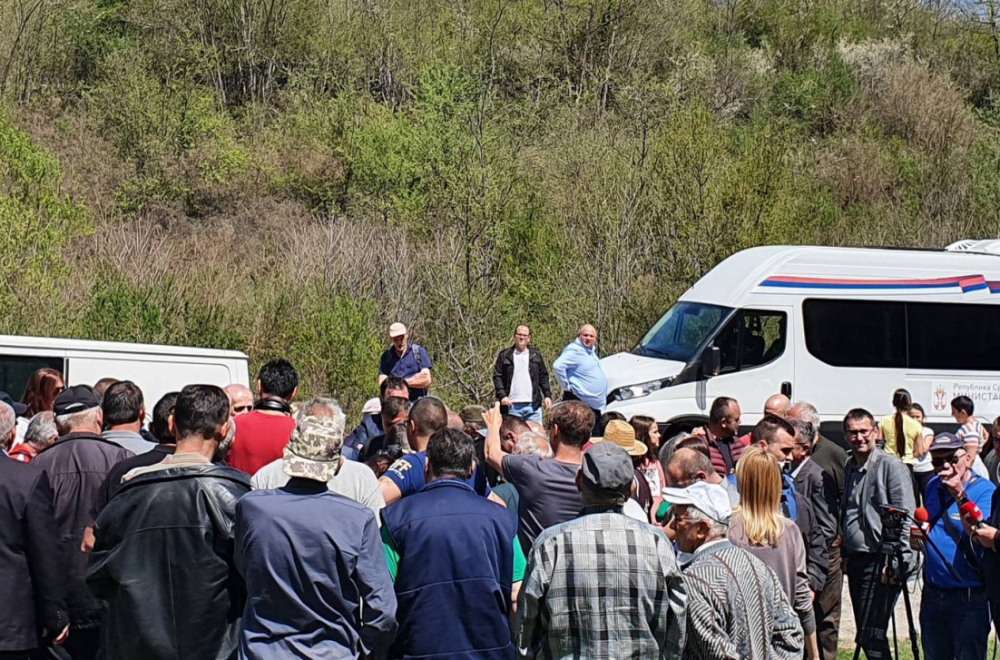 Besplatan prevoz u selima; Krkobabić: Minibus stiže i u Orahovac na KiM
