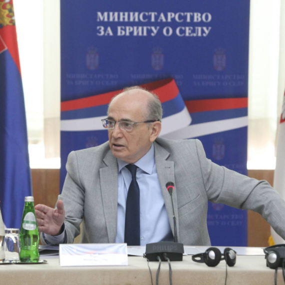 Besplatan prevoz u selima; Krkobabić: Minibus stiže i u Orahovac na KiM