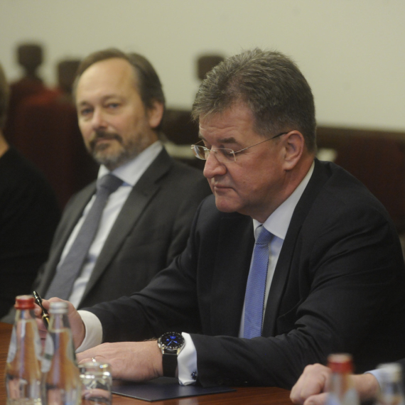 Lajčak: Rešenje je kompromis