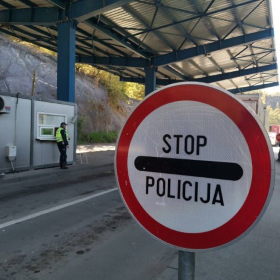 Nenadu Jezdiću i ekipi predstave "Knjiga o Milutinu" zabranjen ulazak na Kosovo
