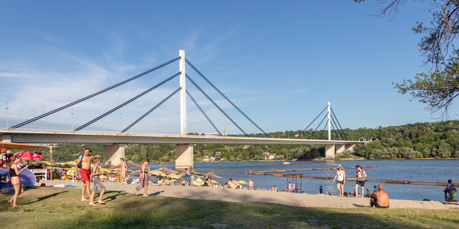 Dunav se povukao, opasnosti isplivale: Šta sada sve vreba kupače na Štrandu u Novom Sadu