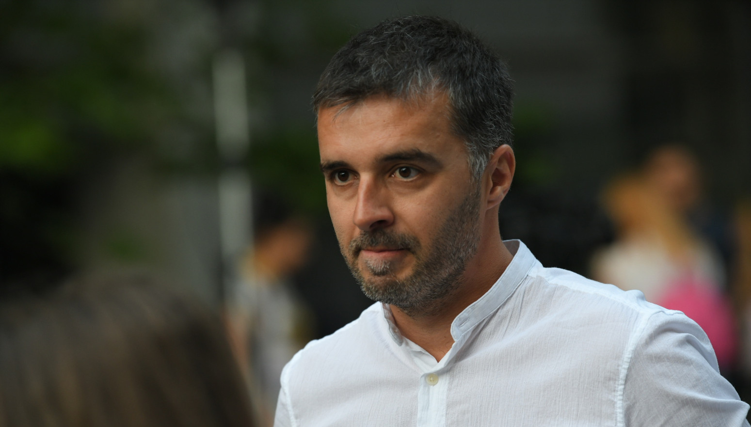 Sraman snimak: Manojlovićev pokret se smeje zbog blokiranog puta – put blokiran jer je poginuo čovek