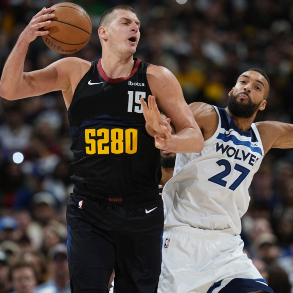 Gober ne može da zaustavi Jokića, ali može Zubac