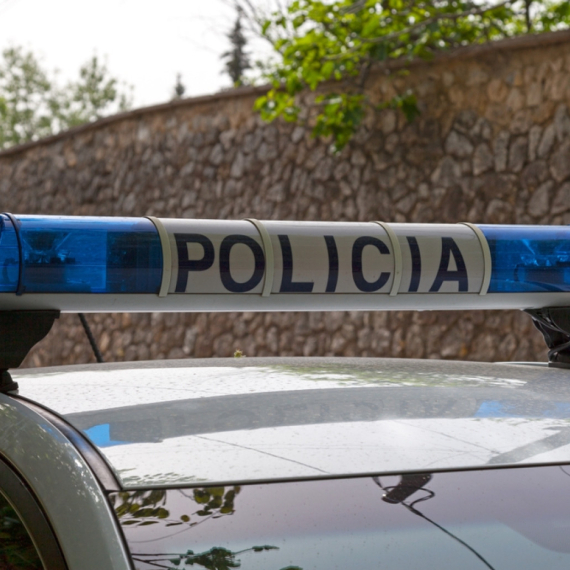Svađa zbog kafe eskalirala u pucnjavu; Dvojica mrtvih, jedan u bekstvu