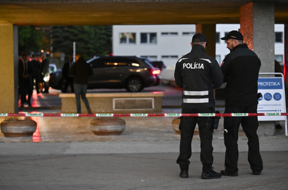Oglasili se iz bolnice: Stanje ranjenog Fica stabilno