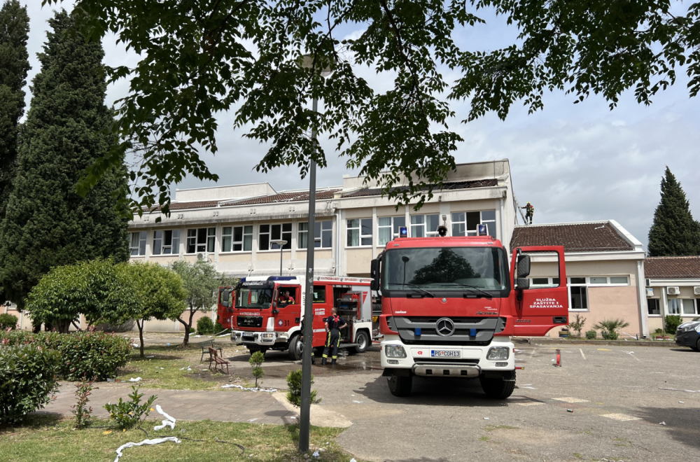 Drama: Đaci zapalili krov škole FOTO/VIDEO