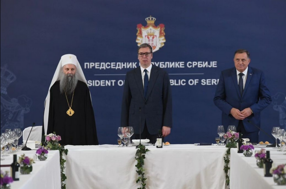 Vučić sa patrijarhom Porfirijem i Dodikom: Zahvalan sam što se bave nametnutom rezolucijom o Srebrenici VIDEO