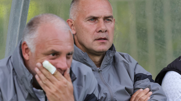 "Grobari" žestoko vređali Nađa i skandirali Duljaju