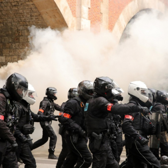 Napadnuti zatvori; Uhapšene 22 osobe