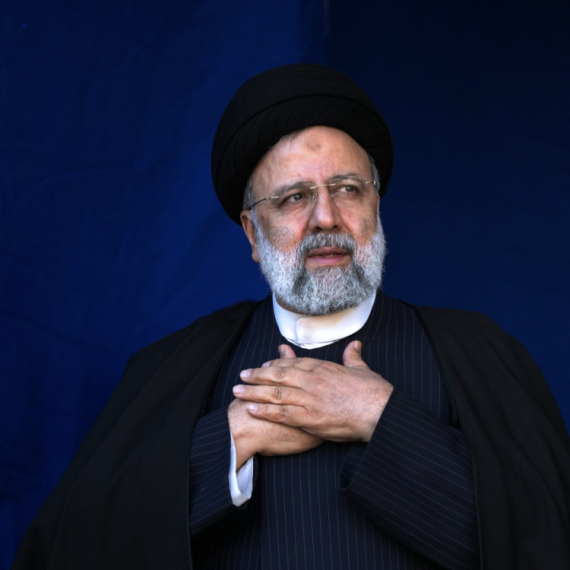 Iranians in procession: During the funeral of Ebrahim Raisi VIDEO