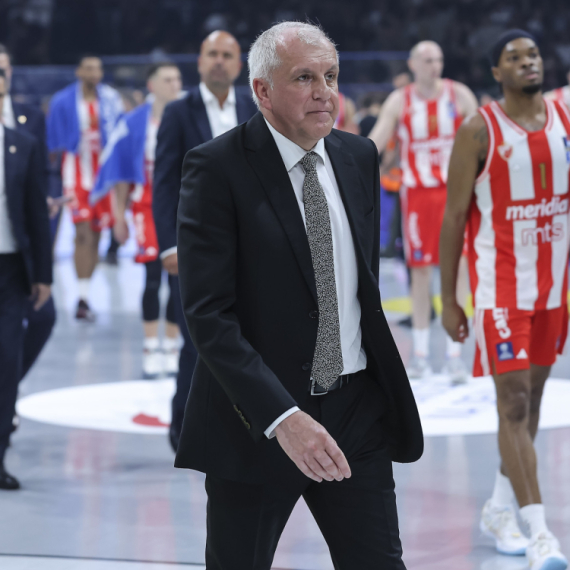 Obradović "meša" karte pred KLS
