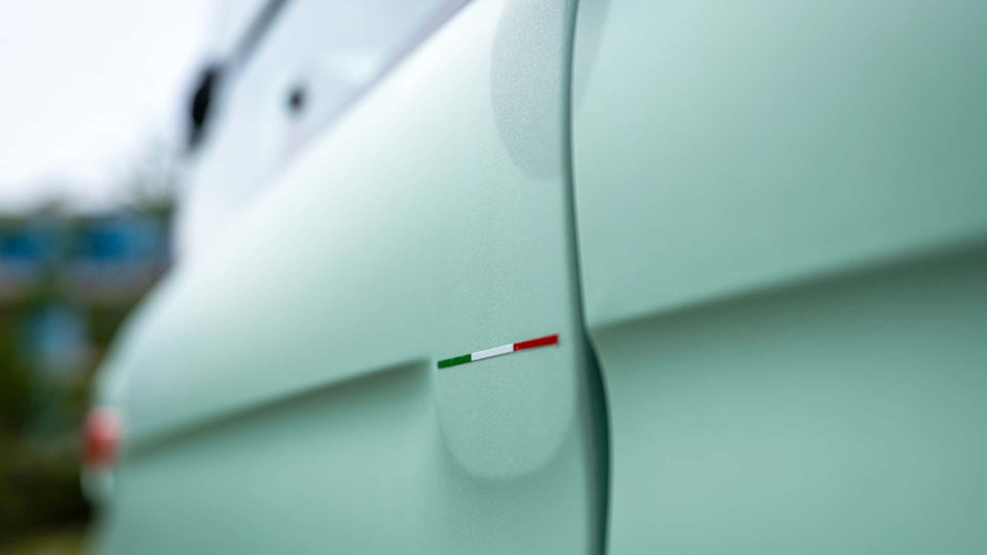 Stavili italijansku zastavu, a auto nije napravljen u Italiji? Zabranili im prodaju FOTO