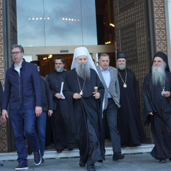 Patrijarh Porfirije Vučića ispratio snažnom porukom: "Da svedočite istinu, budete mirni i odlučni"
