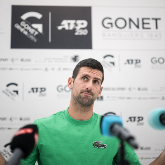 "Novak čuva snagu za leto"