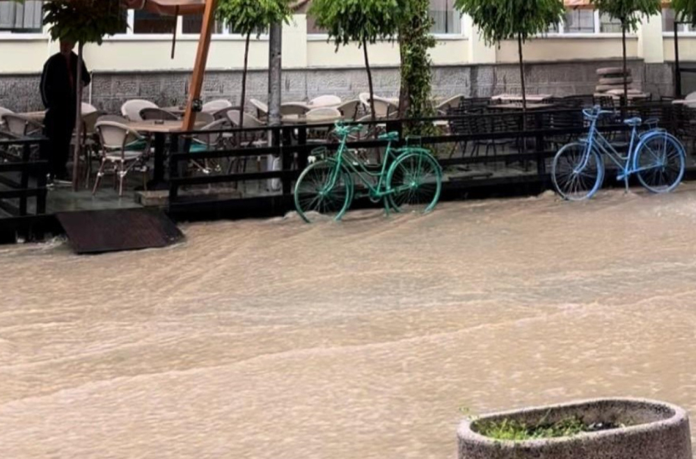 Kiša opet pljušti: Strahuje se od novih poplava FOTO/VIDEO