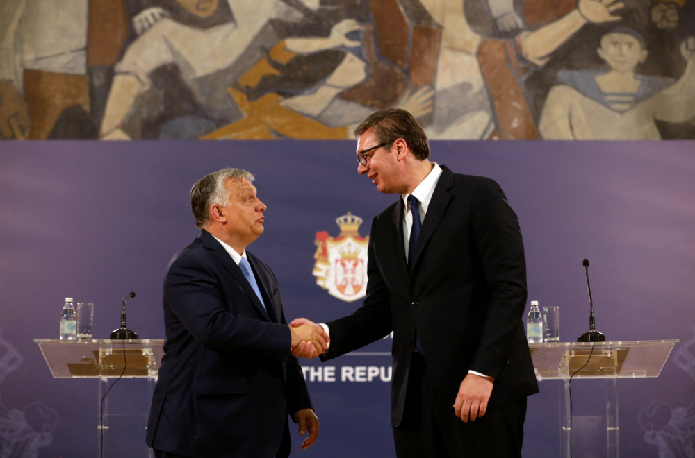 Veliki poklon Vučiću od Orbana: U Srbiju stigla moćna borbena vozila
